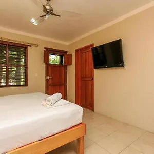 Esduma Iguanas Hotel